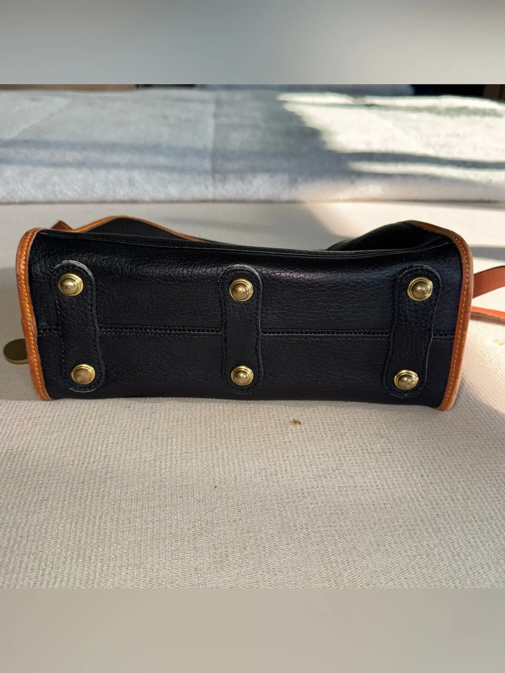 Vintage Dooney & Bourke All-Weather Leather (AWL) Arrowhead Essex Crossbody Bag.